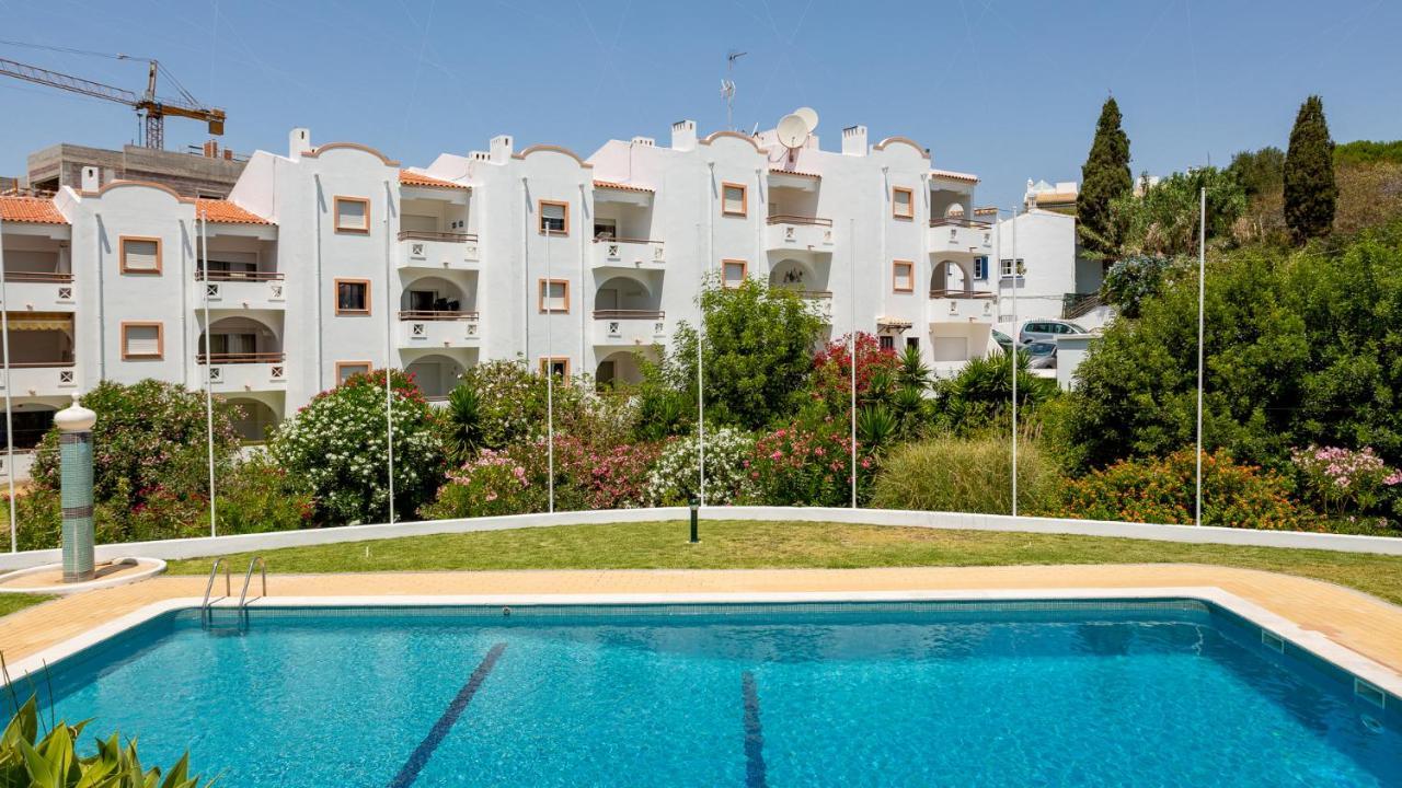 Charming Beachside Apartment W/ Pool By Lovelystay Albufeira Dış mekan fotoğraf